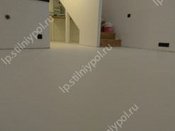 Однотонные полы в квартире, матовые и глянцевые, цвет может быть любой по RAL.
