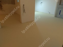 Однотонные полы в квартире, матовые и глянцевые, цвет может быть любой по RAL.