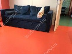 Однотонные полы в квартире, матовые и глянцевые, цвет может быть любой по RAL.
